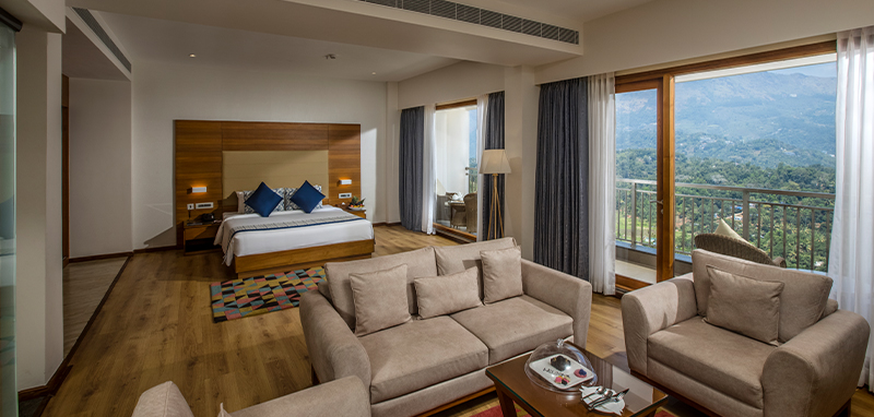 luxury rooms in munnar with mountain view